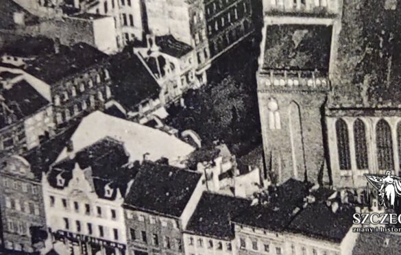Fotografia lotnicza ze zbliżeniem na budynek dawnej prasy.