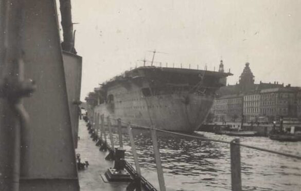 Graf Zeppelin w Szczecinie przy nabrzeżu