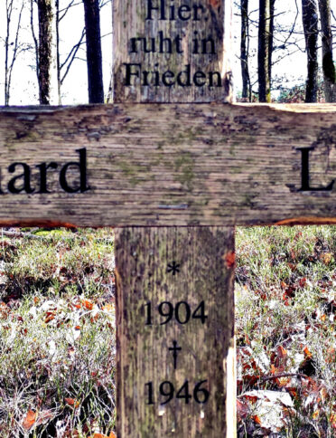 Krzyż Gerharda Linde z datami 1904 - 1946, jak zginął i dlaczego? Legendy są niestety różne
