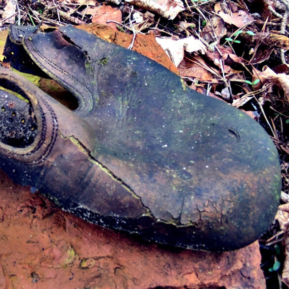 Dawny but odnaleziony pośród ruin zajazdu Hundsforth