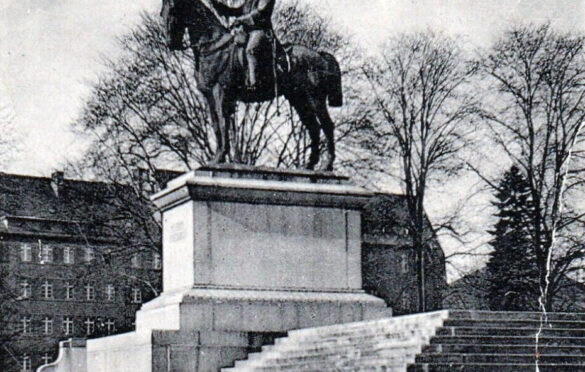 Pomnik cesarza Fryderyka III w czasach przedwojennych