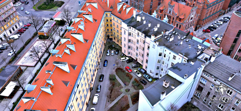 Odremontowane wnętrza kwartału Śląska - Jana Pawła II - Jagiellońska. Miasto wygląda całkowicie inaczej z lotu ptaka pod kątem remontów budynków niż się powszechnie wydaje. Jednak nie tylko "od frontu". Czasami powstają nawet skwery!