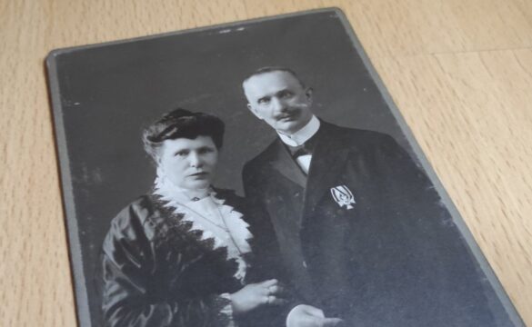 Otto Peltz z żoną Johanną na "masywnym" kartoniku