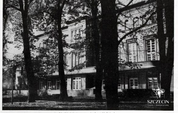 Front przebudowanego przed wojną, a dzisiejszego Teatru Polskiego