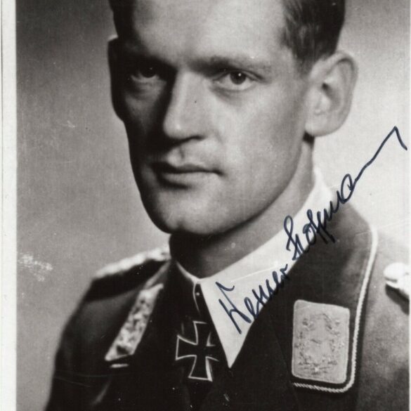 Werner Hoffmann w fotografii z autografem