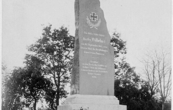 Wysokiej jakości fotografia monumentu pamiątkowego, ustawiony w 1898 roku