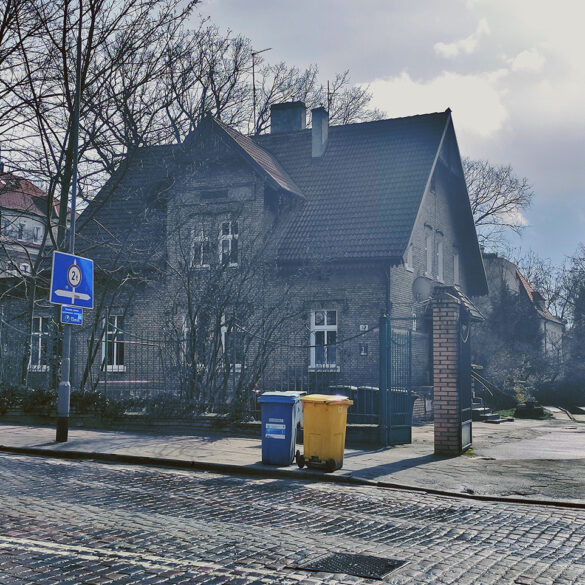 Dzisiejszy (marcowy) widok na dawną willę rodziny Lindenberg przy ulicy Piotra Skargi