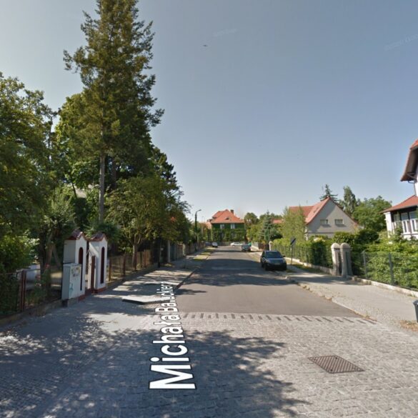 Dzisiejsza ulica Bałuckiego, po lewej stronie widoczny płot willi pana Rohrbeck