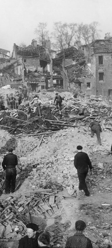 Uderzenie V2 w Islington, 5 listopada 1944, ratusz zamieniono na... kostnicę (Mirrorpix)