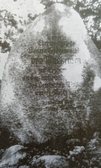 Prawdopodobna fotografia głazu Mackensena w Leśnie Górnym, którą podsunął Dominik, a wcześniej poruszył Bartek