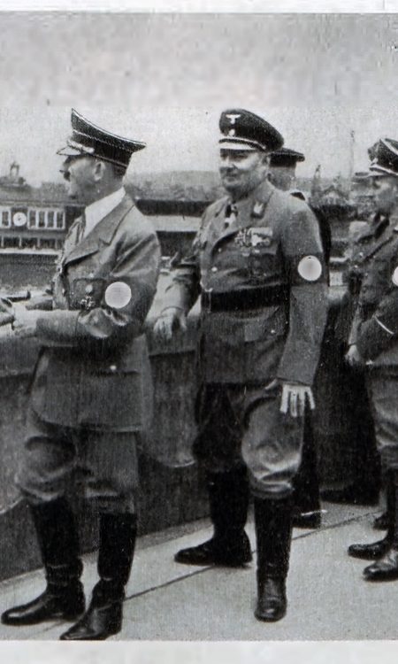 Adolf Hitler oraz Schwede Coburg na środkowym tarasie dzisiejszych Wałów Chrobrego