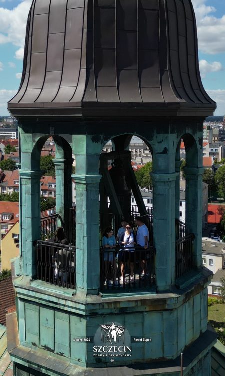 W trakcie odwiedzin Zamku Książąt Pomorskich nie mogłem zalecieć na wieżę, pozdrowienia dla turystów! :)