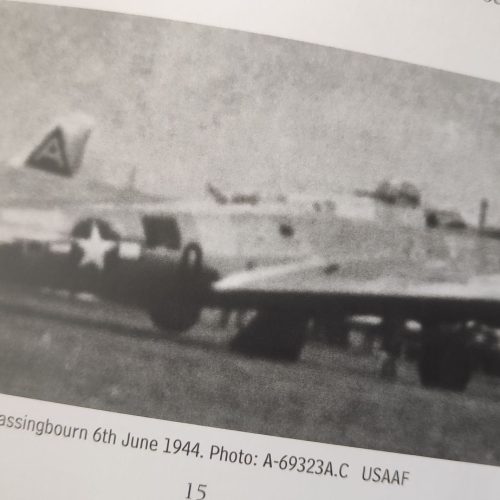 B-17 44-6117 LG-Q na płycie lotniska w Bassingbourn