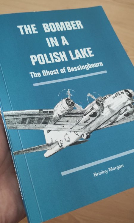 Książka "Bomber in a Polish Lake, Ghost of Bassingbourn", z której zaczerpnąłem fotografie