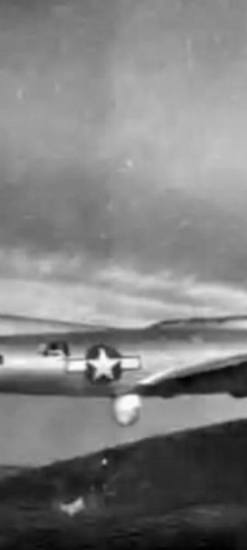B-17 44-8046 na znanej fotografii w trakcie jednego z rajdów bombowych