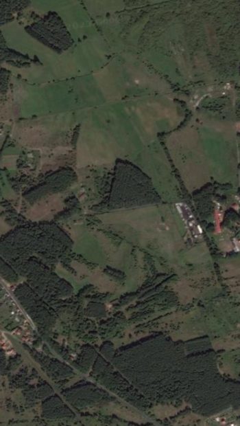 Dębostrów i okolica na zdjęciu satelitarnym z 2017 roku