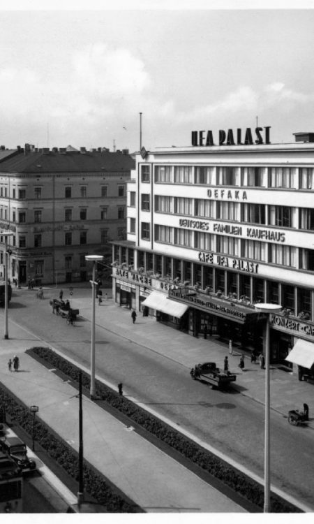 Późniejszy widok na ukończony już kompleks DeFaKa, a dzisiejszy stary Posejdon