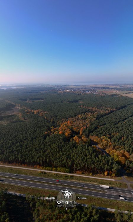 Widok od wschodu na zachód w kierunku Załomia na obszar dawnej wsi