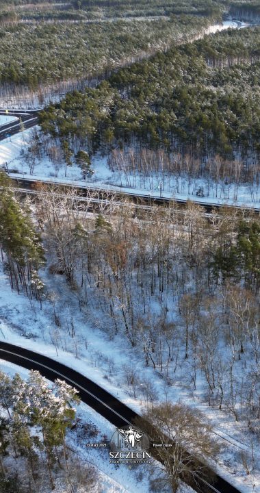 Widok lotniczy z stycznia 2025 roku z południowego zachodu na północny wschód i teren Jägersweil