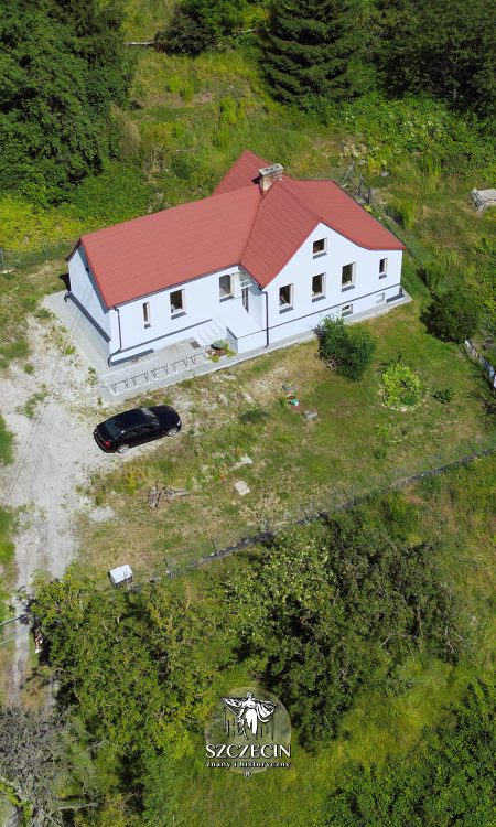 Widok lotniczy na domek Krzemieniecka 6, czyli dawną Eisenbahnweg 6 (po zmianie numeracji)