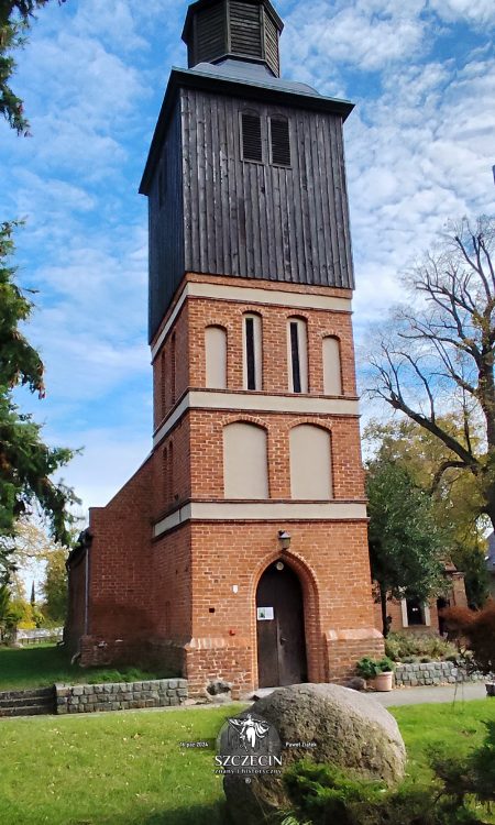 Jeden z najładniej położonych starych kościółków w Szczecinie jest w Skolwinie