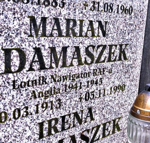 Pan Marian Adamaszek spoczywa na Cmentarzu Centralnym u boku żony i jej rodziny