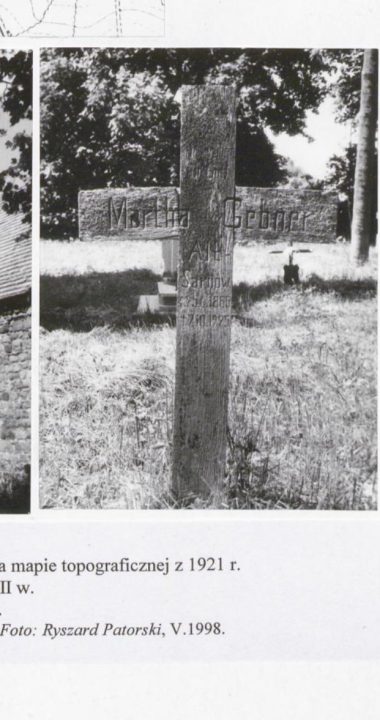 Fotografia Ryszarda Patorskiego z 1998 roku ukazująca krzyż Marthy Gebner, dziś go nie znajdziemy
