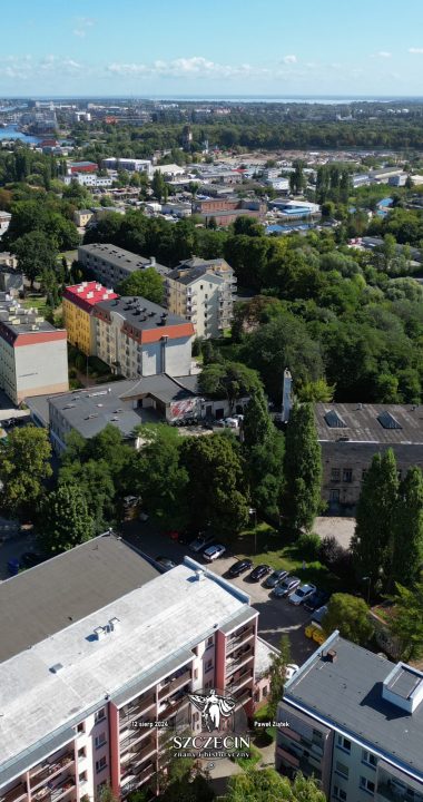 Widok lotniczy w kierunku na północ z OFF Marina w Szczecinie w centrum