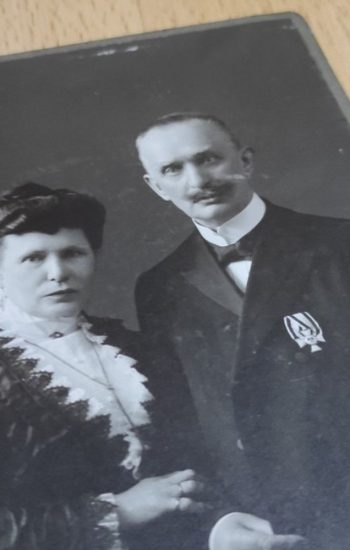 Otto Peltz z żoną Johanną na "masywnym" kartoniku