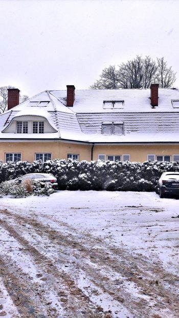 Zimowy widok (2023) od ulicy Starzyńskiego