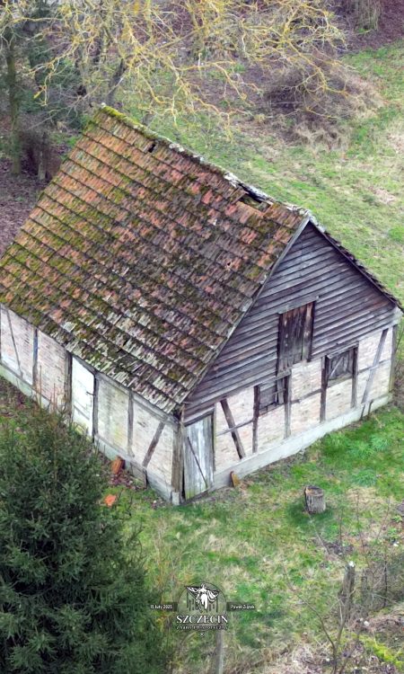 Jeden z starych uroczych domków, które zachowały się w północnej części