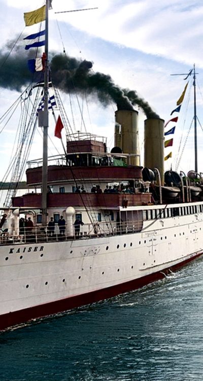 SS Kaiser w dawnej fotografii, po ręcznej koloryzacji autora