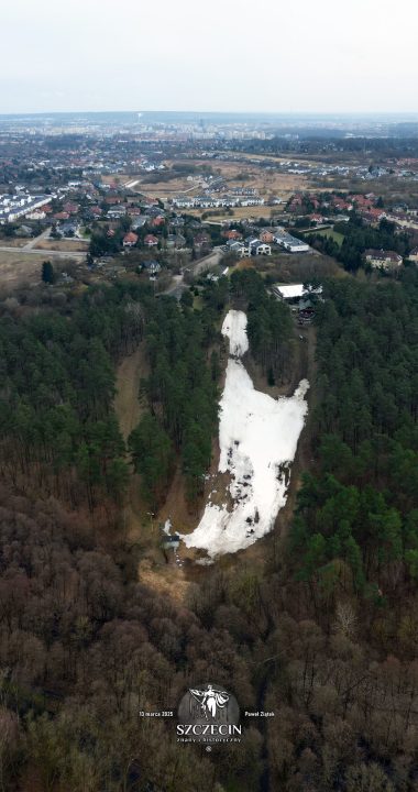 Widok panoramiczny z Osówki pod wzgórze Gubałówki i dalej Osowo oraz centrum