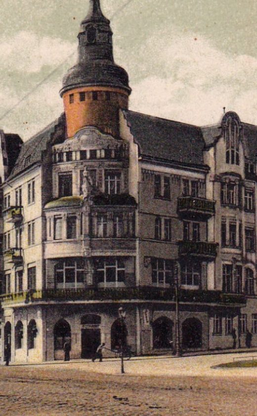 Znane jest też kilka kartek przedstawiających hotel w kolorze