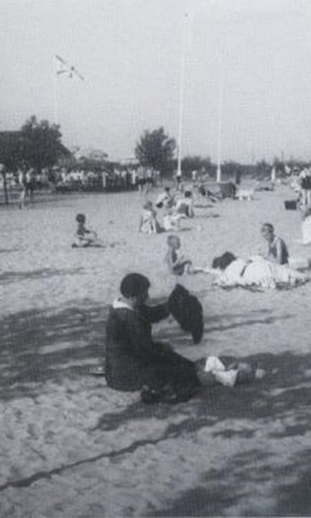 Plaża Strandbad Waldowshof z urobku z przekopu, na wschodniej części