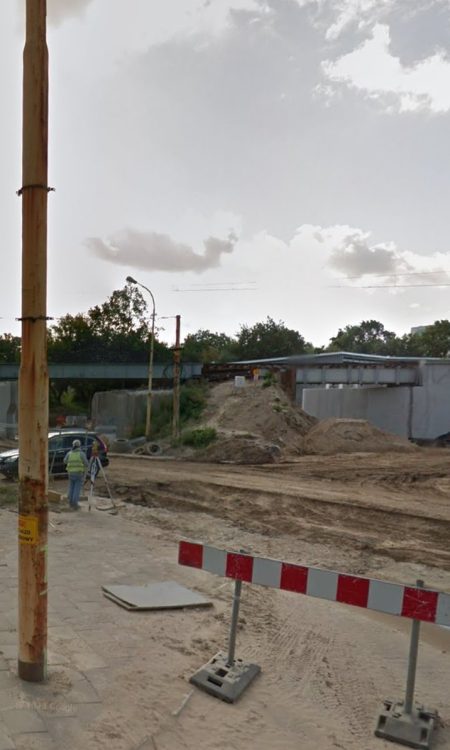 Rok 2011 według Google Maps, trwają prace nad rozbieranym i budowanym nowym wiaduktem na Niemierzyńskiej